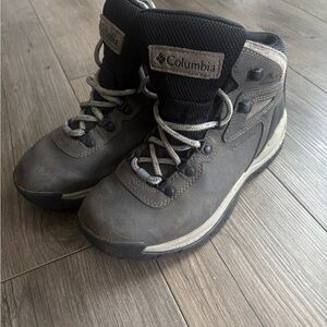 Columbia womens newton ridge waterproof Hiking Boots